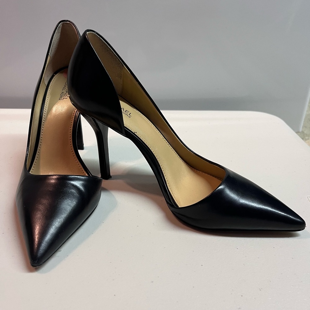 MICHAEL Michael Kors Black Pointed Heels